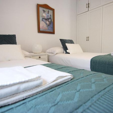 Rentalsevilla Espacioso Apartamento En La Alameda De Hercules Con Parking Bagian luar foto