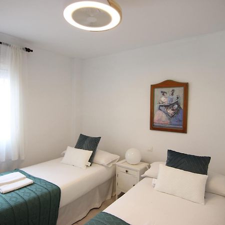 Rentalsevilla Espacioso Apartamento En La Alameda De Hercules Con Parking Bagian luar foto