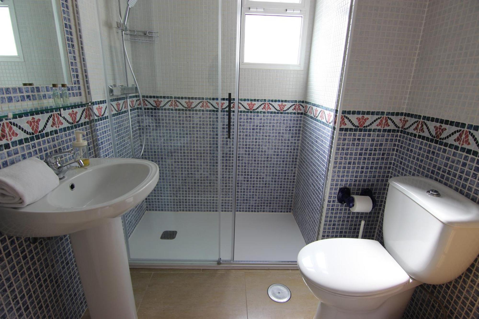 Rentalsevilla Espacioso Apartamento En La Alameda De Hercules Con Parking Bagian luar foto
